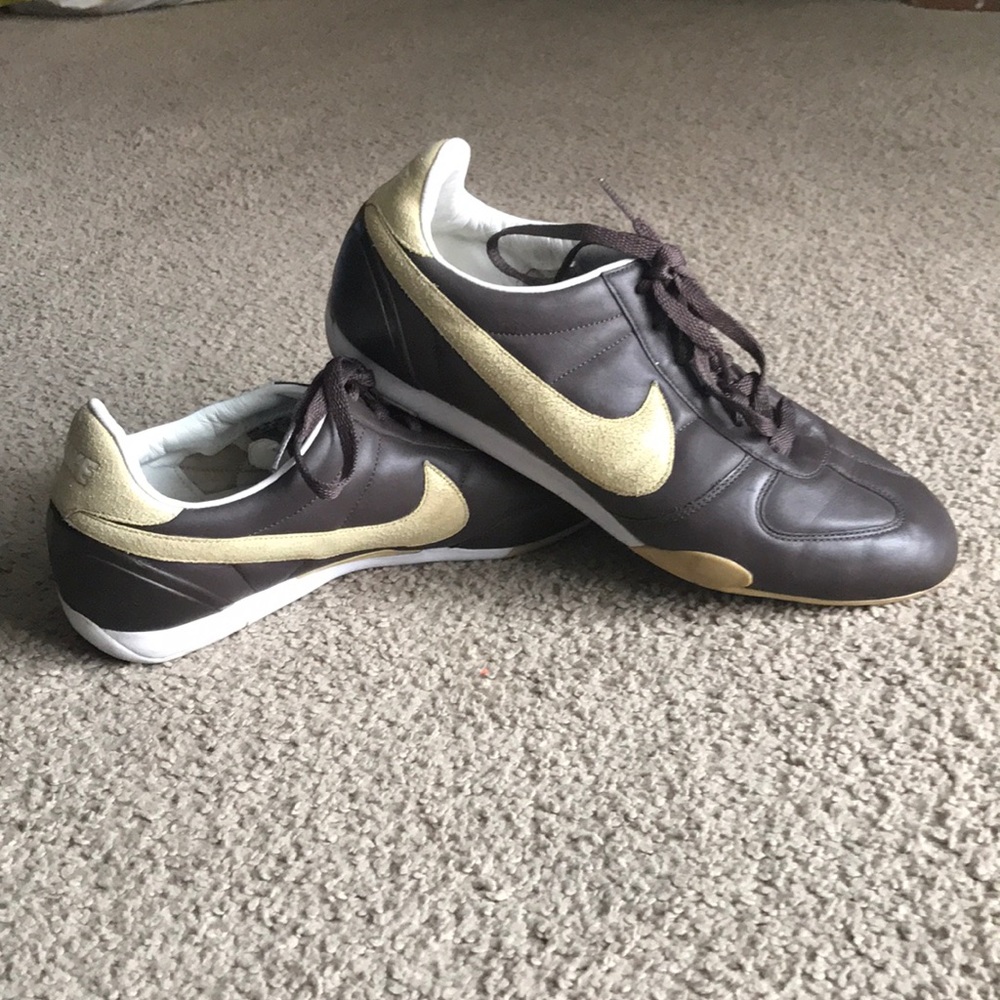Original retro sprint sister Nike sneakers